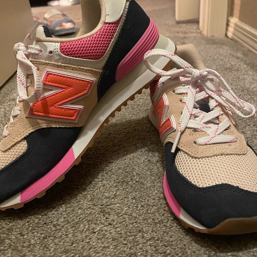 NWOT women’s New Balance 574 size 6.5